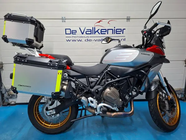2025 QJMotor SRT 700 X Touring - € 8.990 (1/1)