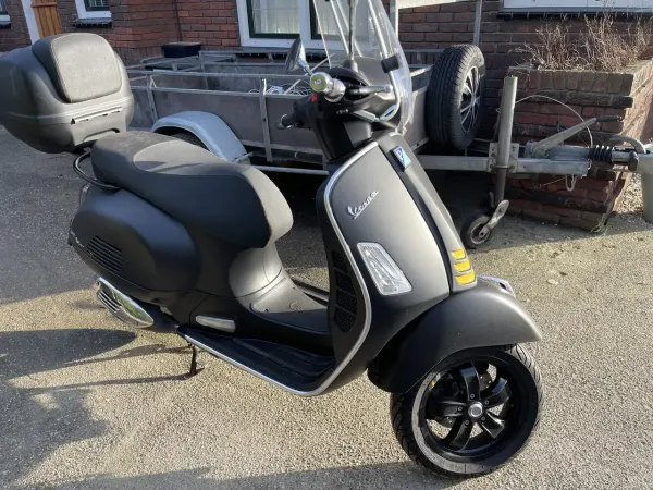 2022 Vespa GTS Super Tech 300 - € 6.250 (1/1)