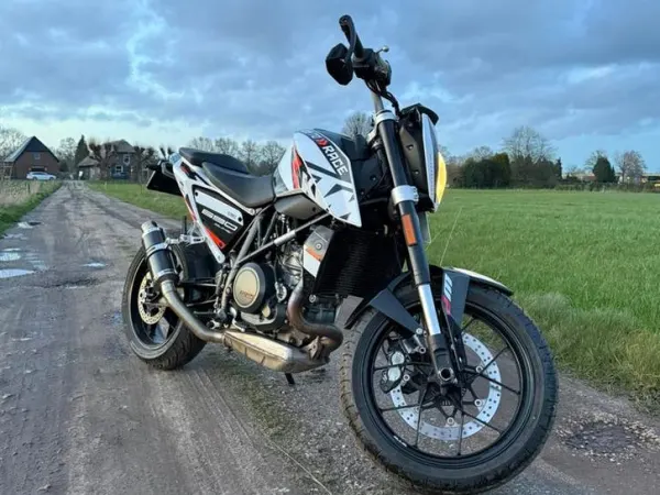 2017 KTM 690 Duke - € 5.500 · Bieden (1/1)