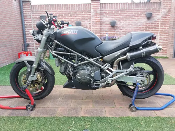 2000 Ducati Monster 900 - €1,975 (1/1)