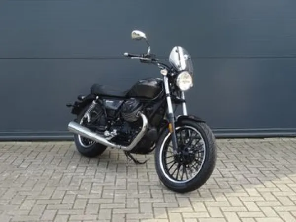 2019 Moto Guzzi V 9 Roamer - € 8.749 · Bieden (1/1)
