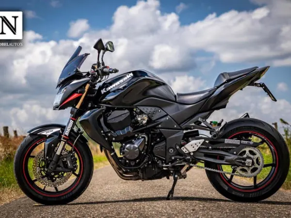 2011 Kawasaki Z 750R ABS 2011 | Nette Staat | Schade Vrij - € 5.440 · Bieden (1/1)