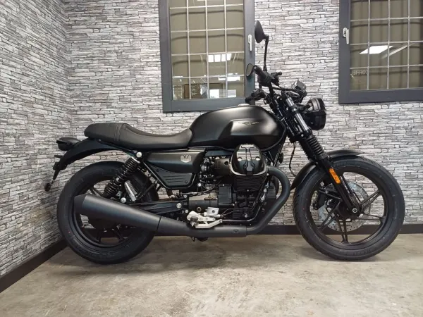 2026 Moto Guzzi V 7 Stone - € 11.050 (1/1)