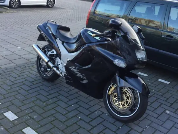 1993 Kawasaki ZZR 1100 D Model - € 2.000 · Bieden (1/1)
