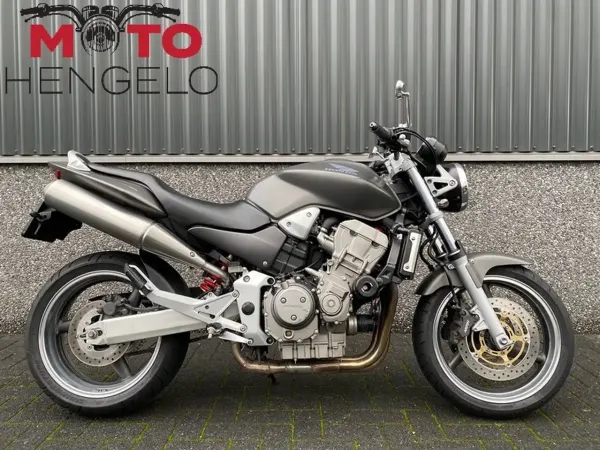 2004 Honda CB 900 - €3,490 (1/1)