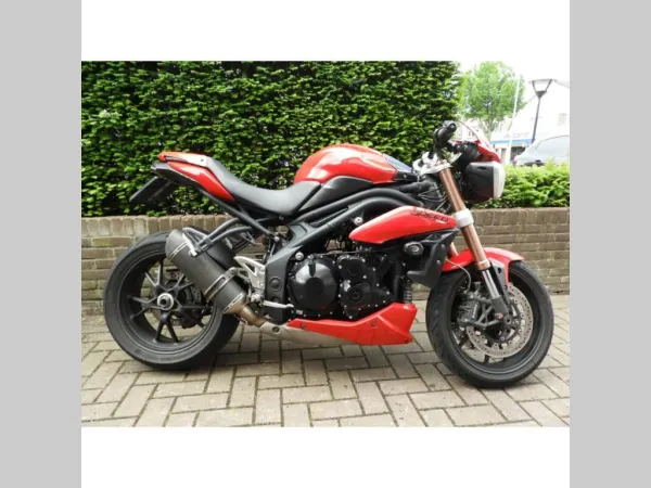 2011 Triumph Speed Triple 1050 ABS - € 4.990 (1/1)