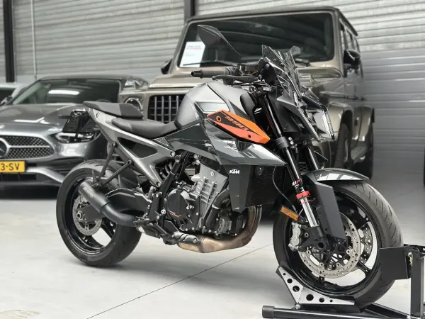 2025 KTM 990 Duke - €12,990 · Bidding (1/1)