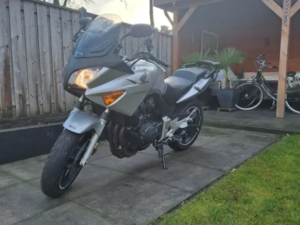 2004 Honda CBF 600 - €2,750 (1/1)
