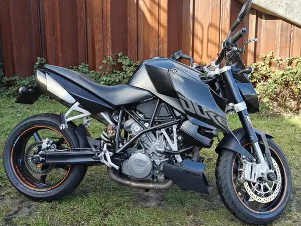 2011 KTM 990 Super Duke - € 5.495 (1/1)
