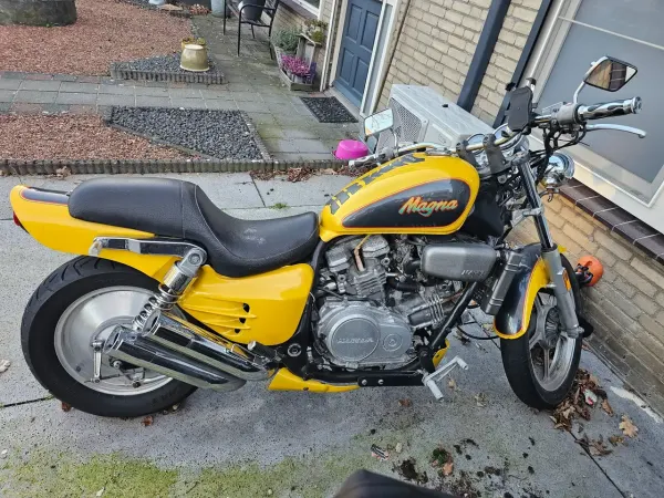 1987 Honda VF 700 - € 1.950 (1/1)