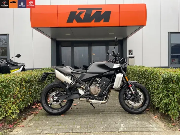 2024 Husqvarna Svartpilen 801 - € 11.750 (1/1)