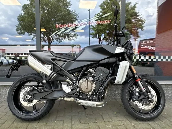 2025 Husqvarna Svartpilen 801 - € 9.990 (1/1)