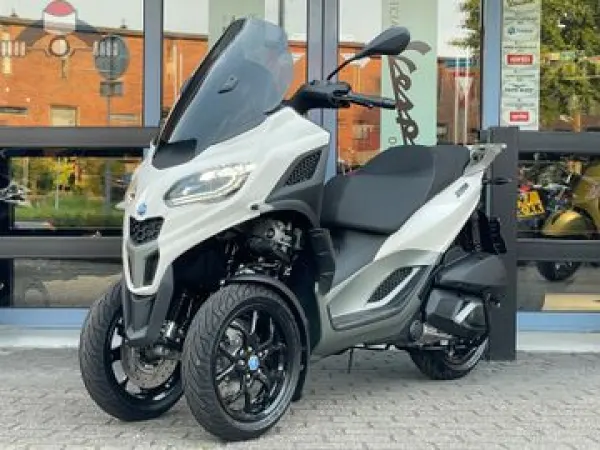 2025 Piaggio MP3 310 HPE - €9,399 (1/1)