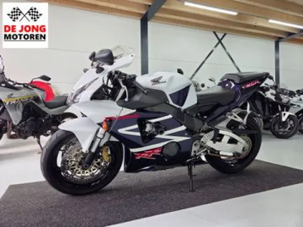 2003 Honda CBR 900 RR Fireblade - €7,000 (1/1)