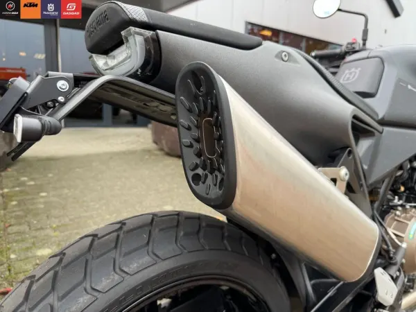 2024 Husqvarna Svartpilen 801 - € 8.995 (1/1)
