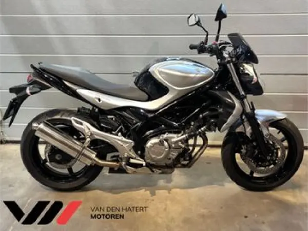 2011 Suzuki SFV 650 Gladius - € 3.390 (1/1)
