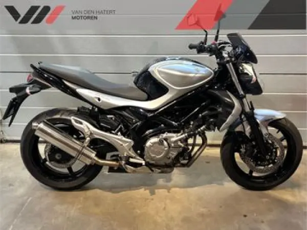 2011 Suzuki SFV 650 Gladius - € 3.590 (1/1)