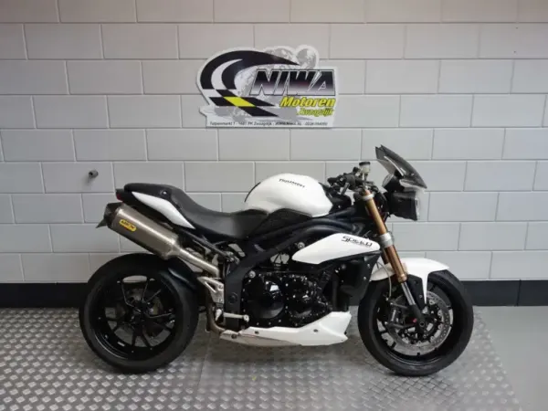 2011 Triumph Speed Triple - € 6.950 (1/1)
