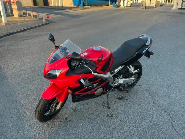 Bouwjaar onbekend Honda CBR 600 F - € 4.200 · Bieden (1/1)