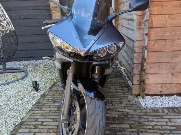 2004 Yamaha YZF-R6 - €5,950 (1/1)