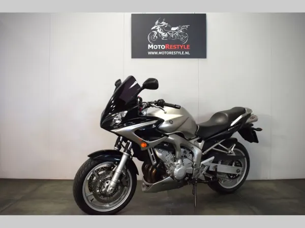 2004 Yamaha FZ 6 S Fazer - €2,650 (1/1)