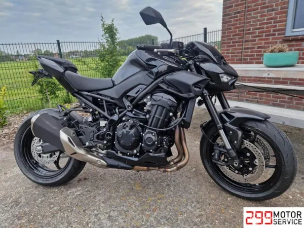 2025 Kawasaki Z900 2025 6dkm 35kw a2 - € 10.799 (1/1)