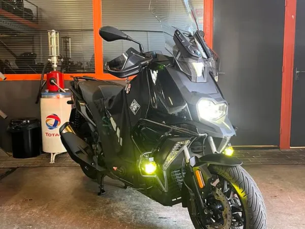 2022 BMW C400X C 400 X 2022 Full - €6,249 (1/1)
