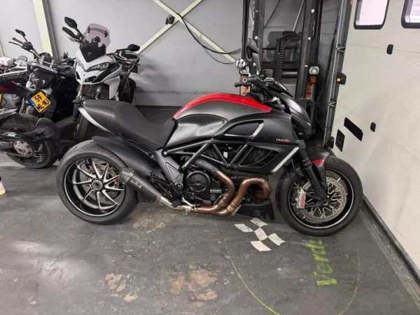2014 Ducati Diavel - €8,500 · Bidding (1/1)