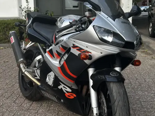 2000 Yamaha YZF-R6 - €3,200 (1/1)