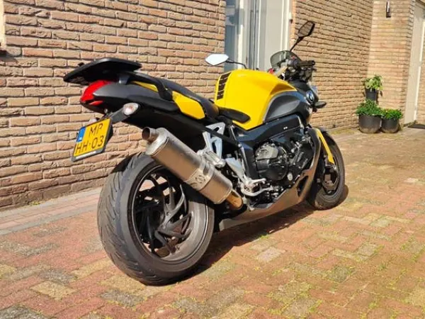 2006 BMW K1200R-Sportieve Naked Bike met Topkoffer - € 2.950 · Bieden (1/1)