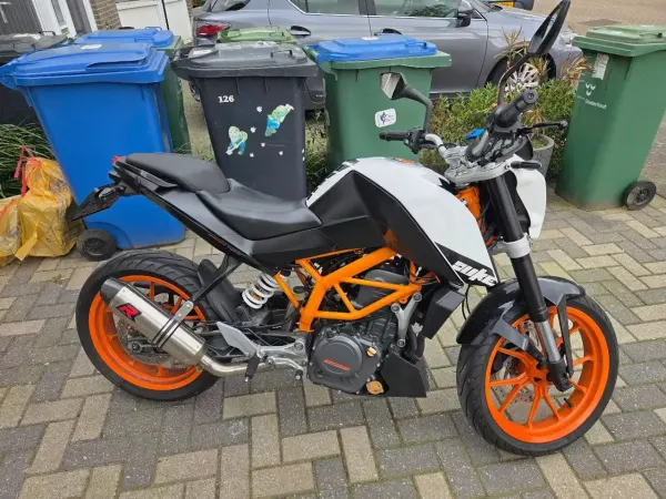 2014 KTM 390 Duke - € 3.000 (1/1)
