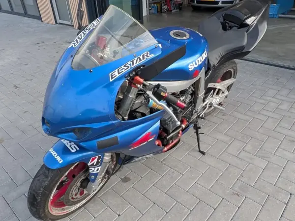 1997 Suzuki GSX-R 750 - €1,000 (1/1)