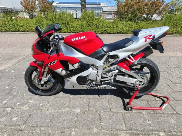 1999 Yamaha YZF-R1 - € 4.000 (1/1)