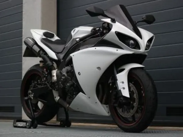 2011 Yamaha YZF R1 - € 8.750 (1/1)