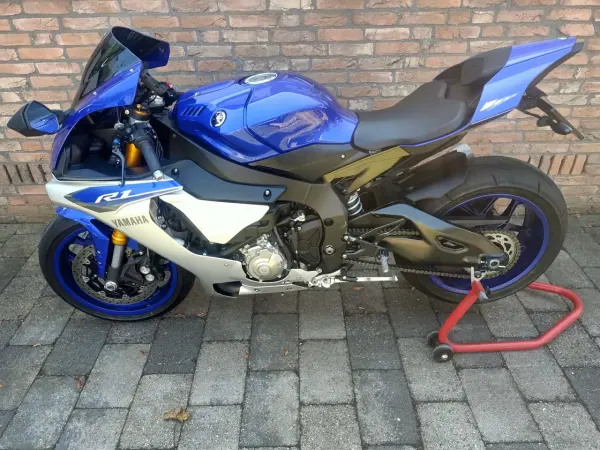 2015 Yamaha YZF-R1 - €14,995 (1/1)