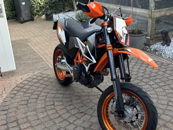 2013 KTM 690 SMC R - €5,850 · Bidding (1/1)