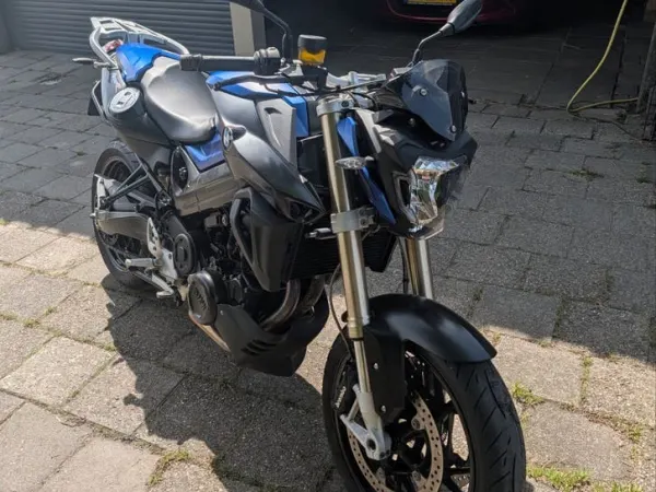 2015 BMW F 800 R Akrapovič & BMW Topkoffer - €5,800 · Bidding (1/1)