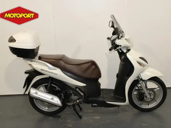 2008 Suzuki Sixteen 150 - € 1.850 (1/1)