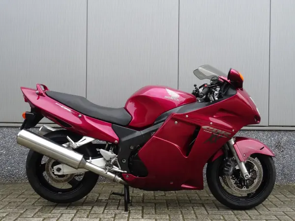 1997 Honda CBR 1100 XX Super Blackbird - € 2.745 (1/1)