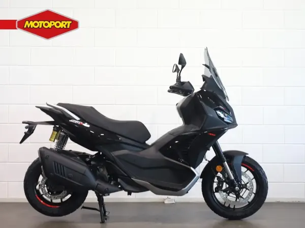 2026 Aprilia SR GT 400 - € 7.900 (1/1)