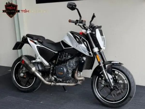 2017 KTM 690 Duke ABS - € 5.388 (1/1)