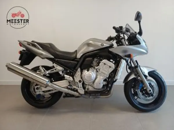 2003 Yamaha FZS 1000 Fazer - € 3.450 (1/1)