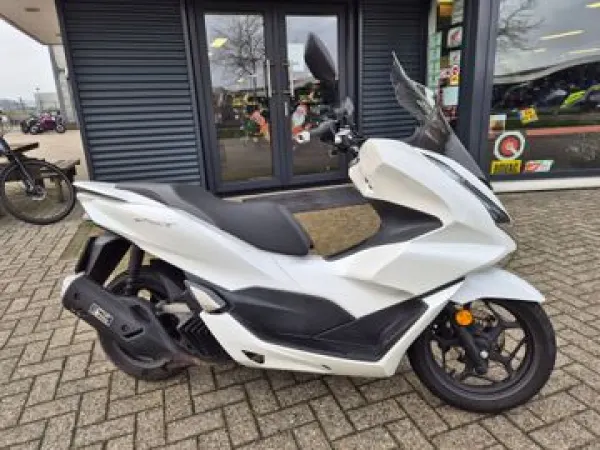 2021 Honda PCX 125 - € 3.495 (1/1)
