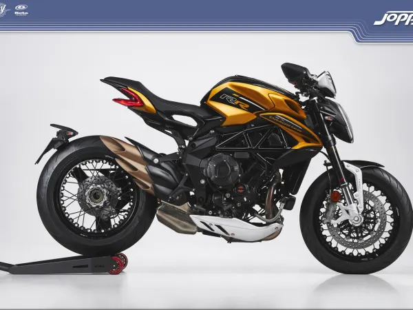 2022 MV Agusta DragsterRR SCS - €24,000 (1/1)