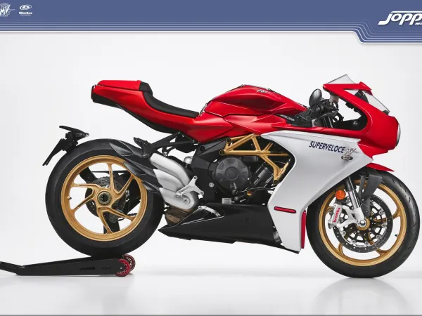 2021 MV Agusta Superveloce - €23,600 (1/1)