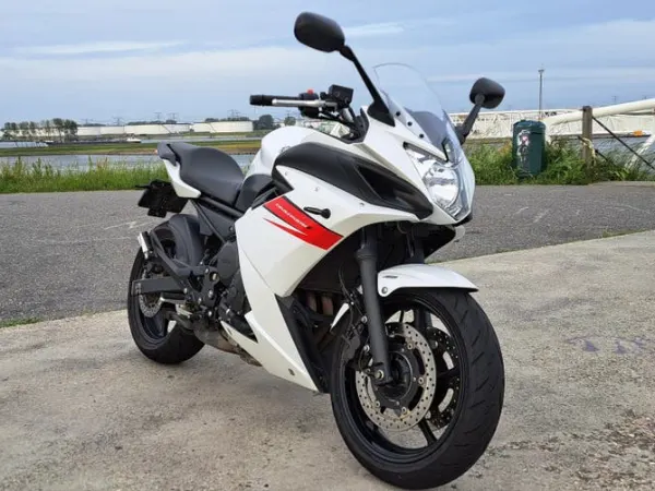 2013 Yamaha XJ 6 - €4,250 · Bidding (1/1)