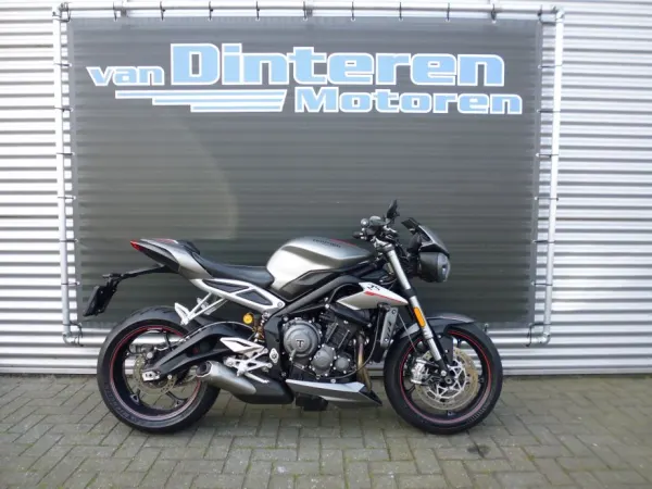 2017 Triumph Street Triple RS 765 - €7,990 (1/1)