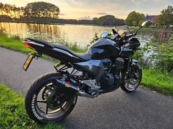 2005 Kawasaki Z750s te koop. Akrapovic Uitlaat - € 3.699 · Bieden (1/1)