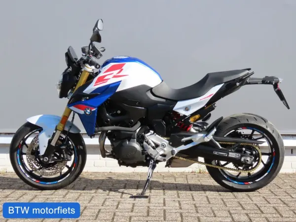 2024 BMW F 900 R - € 11.550 (1/1)