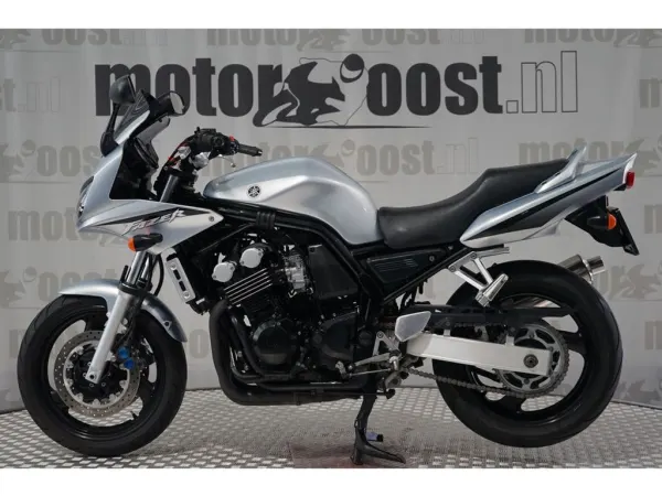 2003 Yamaha FZS 600 Fazer - €2,690 (1/1)